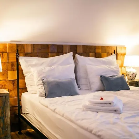 Adalbert Casa de hóspedes 4*