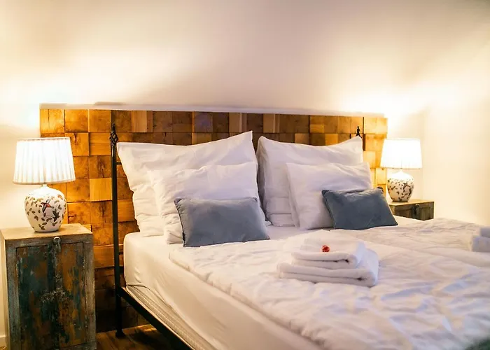 Adalbert 招待所 4*